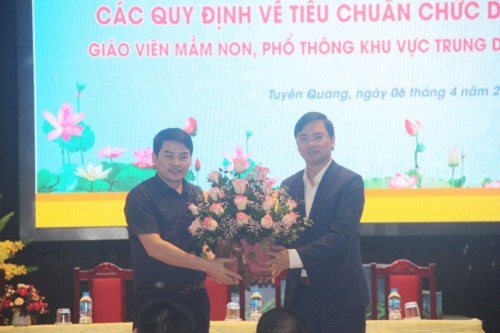 Chú trọng đẩy nhanh tổ chức thi/ xét thăng hạng cho giáo viên - Ảnh minh hoạ 5