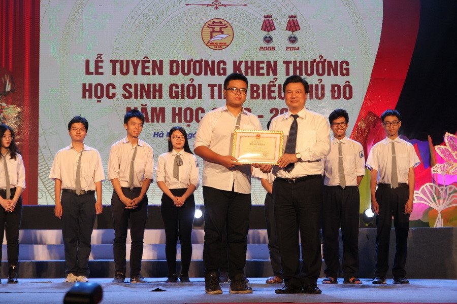 Tuyên dương 1.000 học sinh giỏi tiêu biểu của Thủ đô