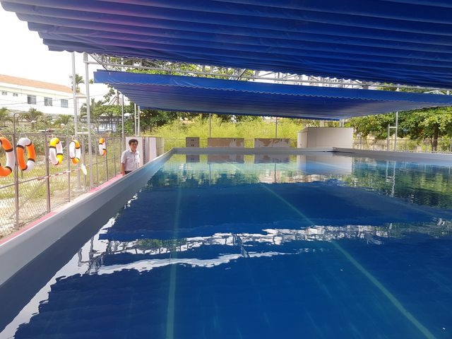 Khánh Hòa: Hồ bơi đầu tiên trong trường học ở Nha Trang dạy bơi dịp hè