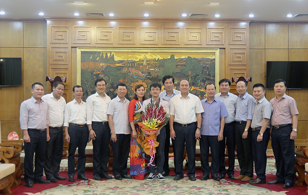Bắc Giang khen thưởng đột xuất HS Trịnh Duy Hiếu, HCB Olympic Vật lý châu Á lần thứ 20