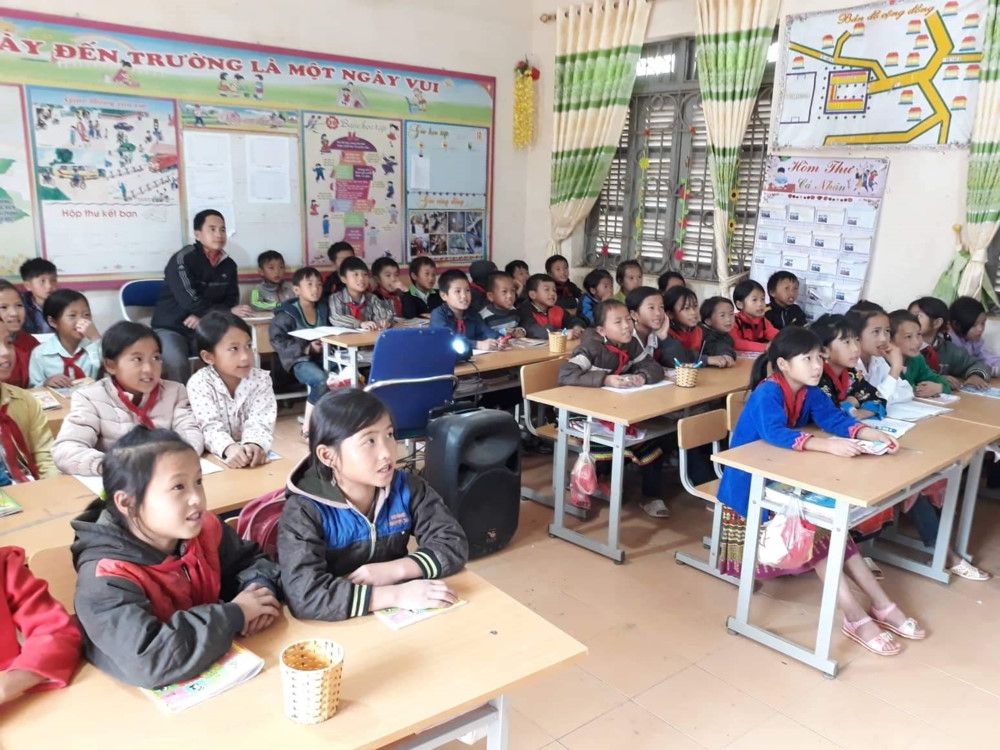 Phát triển vốn tiếng Việt cho học sinh dân tộc bằng song ngữ