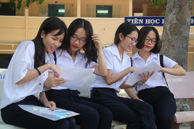 Học sinh thi vào lớp 10 Hà Nội bắt đầu nhận phiếu báo dự thi