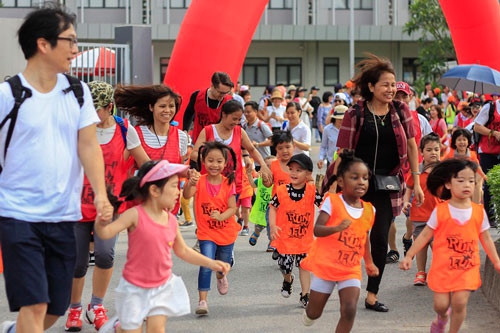 Học sinh trường quốc tếtrong một sự kiện chạy bộ gây quỹ từ thiện năm 2018. Ảnh: Dương Tâm