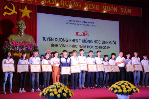 Vĩnh Phúc: Tuyên dương 79 học sinh giỏi quốc gia - Ảnh minh hoạ 6