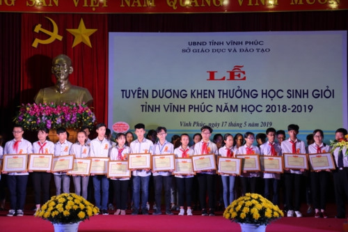 Vĩnh Phúc: Tuyên dương 79 học sinh giỏi quốc gia - Ảnh minh hoạ 7