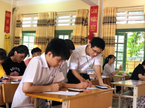 Lào Cai: Tổ chức ôn thi THPT quốc gia vừa sức, hiệu quả với từng đối tượng học sinh - Ảnh minh hoạ 3