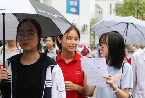 Thi lớp 10 Hà Nội: Nhiều thí sinh tự tin đạt điểm tuyệt đối môn Văn - Ảnh minh hoạ 10