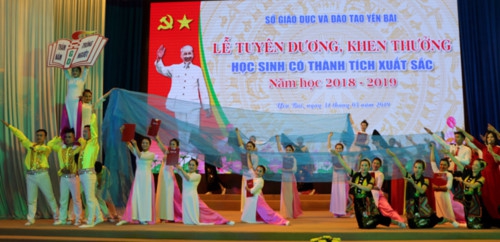 Yên Bái: Tuyên dương 187 học sinh có thành tích xuất sắc năm học 2018 – 2019 - Ảnh minh hoạ 2