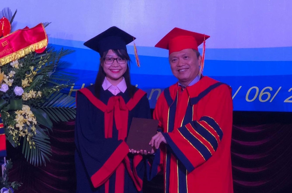 81 bác sĩ, dược sĩ ĐH Quốc gia Hà Nội nhận bằng tốt nghiệp