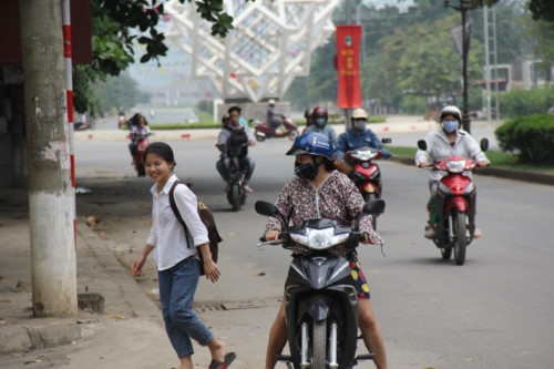 Chiều nay, thí sinh hồ hởi, tự tin bước vào thi môn Toán - Ảnh minh hoạ 4