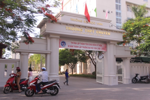 Gần 3.000 thí sinh dự thi vào 2 trường THPT chuyên Phan Bội Châu và Đại học Vinh - Ảnh minh hoạ 3