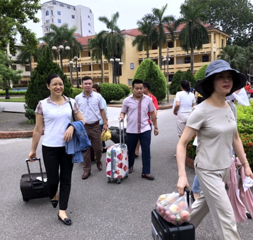 Giảng viên Đại học Thái Nguyên hăng hái đi làm nhiệm vụ kỳ thi THPT quốc gia năm 2019 - Ảnh minh hoạ 12