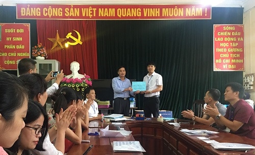 Tình cảm ấm áp của “giám thị đại học” với giáo viên, học sinh miền núi - Ảnh minh hoạ 5