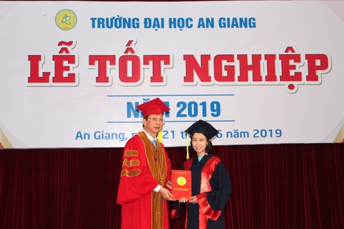 Trường ĐH An Giang trao bằng tốt nghiệp cho hơn 2.000 sinh viên - Ảnh minh hoạ 2