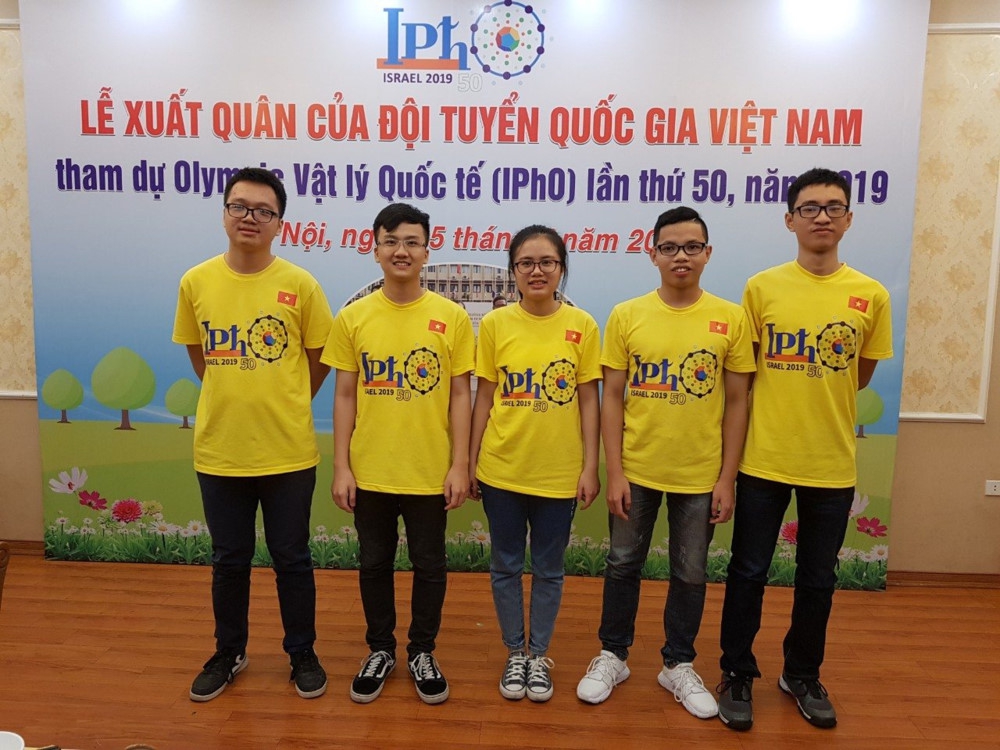 5 học sinh Việt Nam vừa “gặt” giải vàng và bạc Olympic Vật lí quốc tế tại Israel
