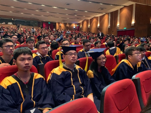 Trường ĐH Hoa Sen long trọng tổ chức Lễ tốt nghiệp cho 994 tân khoa - Ảnh minh hoạ 3