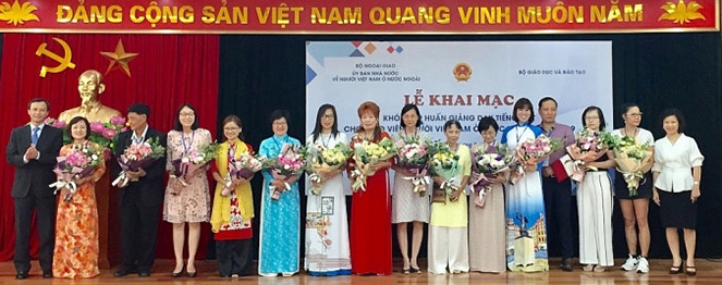 Tập huấn giảng dạy tiếng Việt cho giáo viên, tình nguyện viên Việt Nam ở nước ngoài