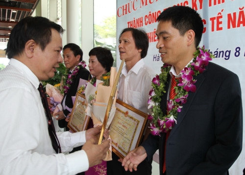 Đón đoàn HS Việt Nam dự thi Olympic Vật lí thiên văn với thành tích số 1 thế giới - Ảnh minh hoạ 4