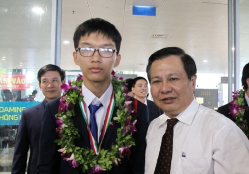 Đón đoàn HS Việt Nam dự thi Olympic Vật lí thiên văn với thành tích số 1 thế giới - Ảnh minh hoạ 5