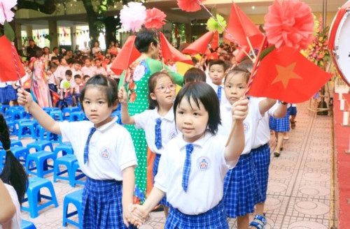 Không ghép báo cáo thành tích, tuyên truyền về trường trong khai giảng