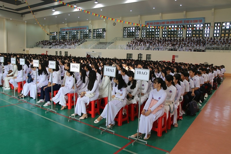 Tiền Giang: Hơn 280 ngàn học sinh phổ thông tựu trường