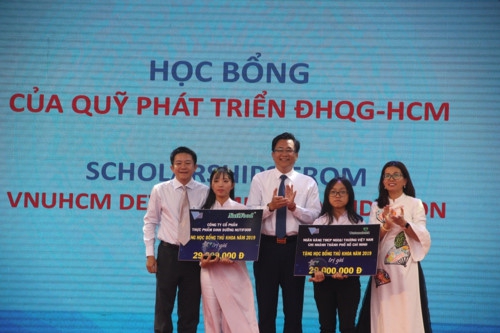 Đồng chí Võ Văn Thưởng dự khai giảng Trường ĐH Khoa học Xã hội và Nhân văn TP.HCM - Ảnh minh hoạ 7