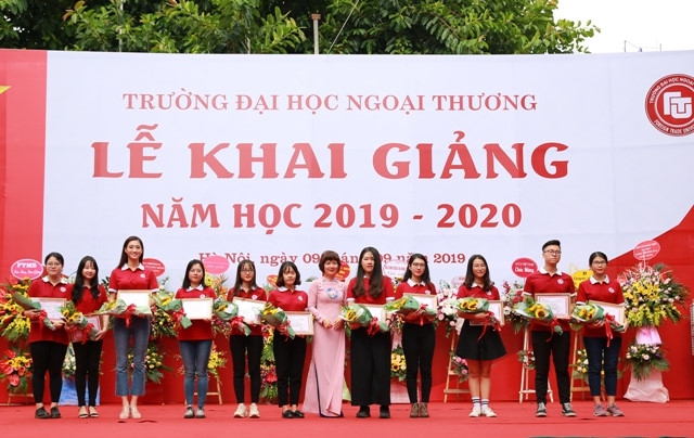 Trường Đại học Ngoại thương khai giảng năm học mới bằng tuyên ngôn triết lý khai phóng