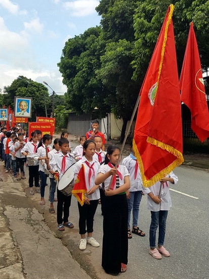 Thị xã vùng cao tràn ngập không khí nô nức trước ngày khai giảng - Ảnh minh hoạ 6