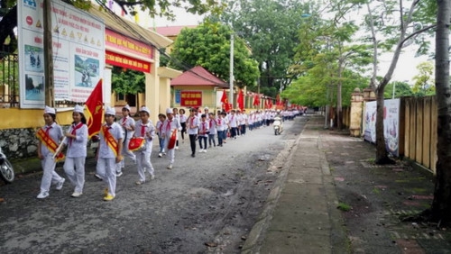 Thị xã vùng cao tràn ngập không khí nô nức trước ngày khai giảng - Ảnh minh hoạ 10