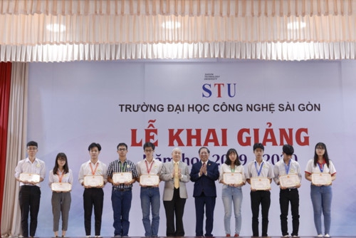 Trường ĐH Công Nghệ Sài Gòn khai giảng năm học mới - Ảnh minh hoạ 4