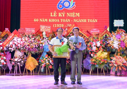 Hai khoa đào tạo sư phạm đầu tiên của Trường ĐH Vinh kỷ niệm 60 năm ngày thành lập - Ảnh minh hoạ 4