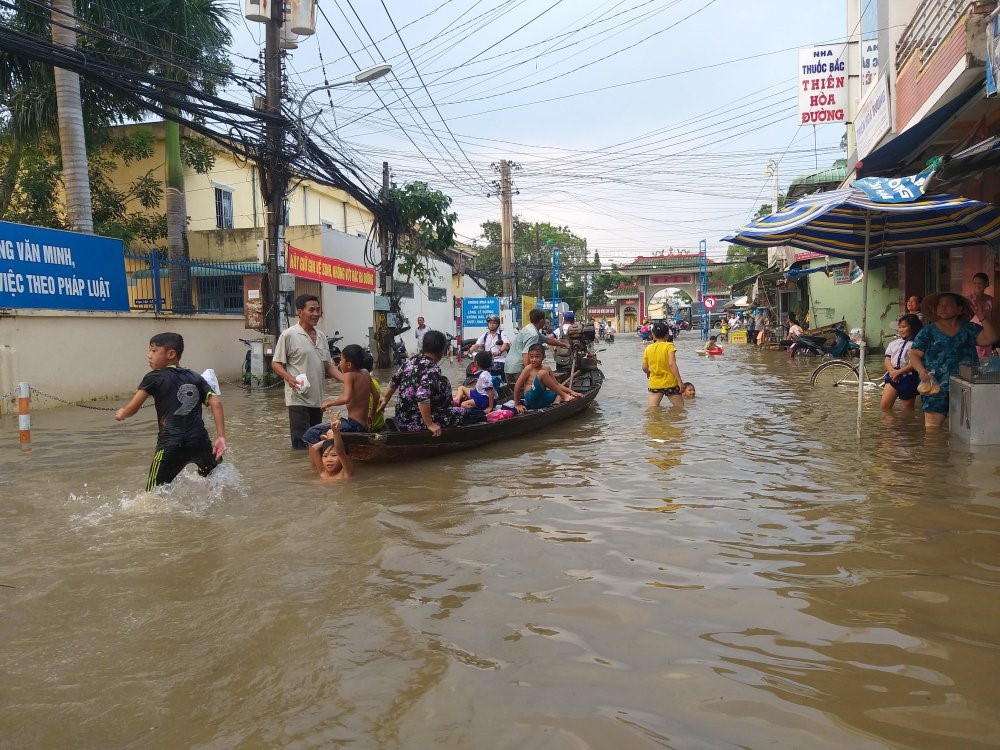 Chủ động cho học sinh nghỉ học ngày triều cường