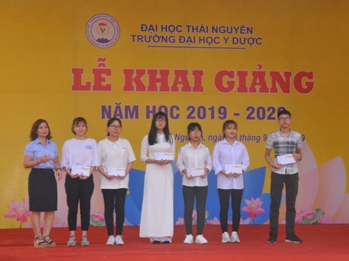 Trường Đại học Y- Dược (ĐH Thái Nguyên) khai giảng năm học mới - Ảnh minh hoạ 2