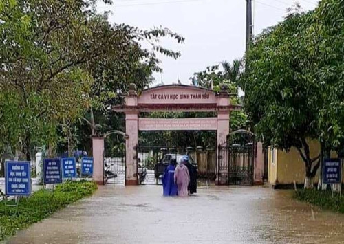 Nhiều trường học Hà Tĩnh không thể khai giảng vì mưa lũ - Ảnh minh hoạ 3