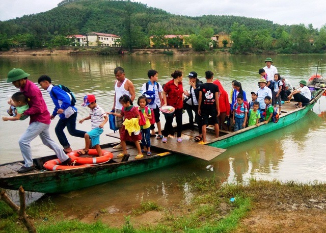 Đảm bảo an toàn cho học sinh trong mùa lũ năm 2019