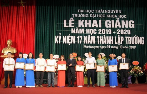 Trường ĐH Khoa học - ĐH Thái Nguyên khai giảng năm học mới - Ảnh minh hoạ 2