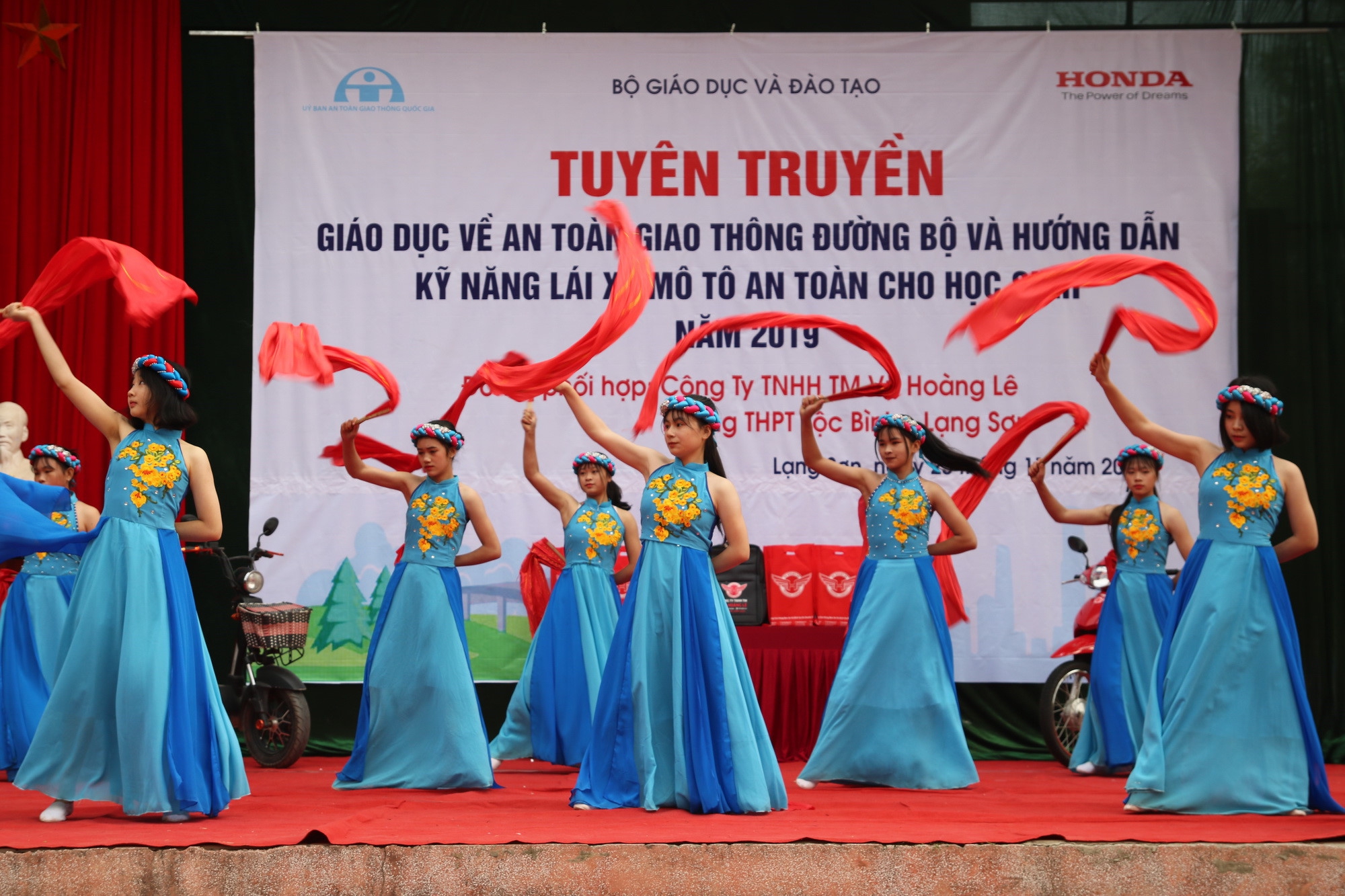 Học sinh là đại sứ tuyên truyền an toàn giao thông