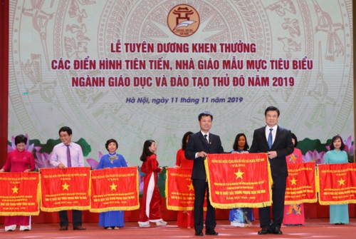 Hà Nội tuyên dương các điển hình tiên tiến, nhà giáo tiêu biểu - Ảnh minh hoạ 8