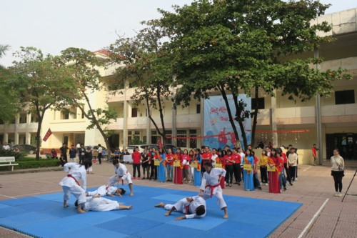 Sôi nổi các hoạt động thể thao chào mừng Ngày nhà giáo Việt Nam - Ảnh minh hoạ 5