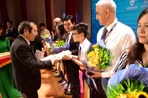 NHG’s Teacher Award 2019: Trao tặng 51 trái tim vàng cho thầy cô giáo - Ảnh minh hoạ 3