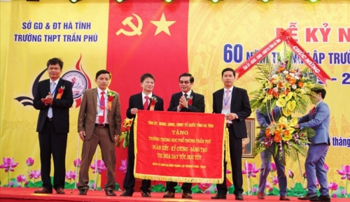 Hà Tĩnh: Kỷ niệm 60 năm thành lập trường THPT Trần Phú - Ảnh minh hoạ 4