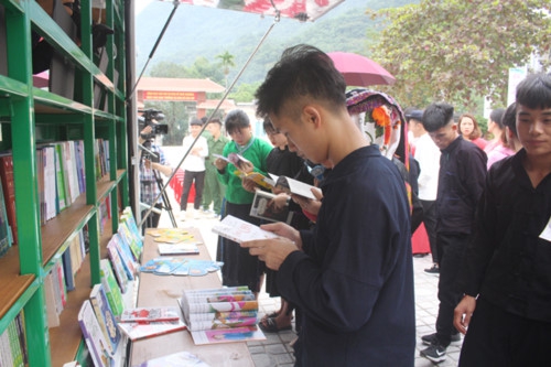 Hà Giang: Phát triển văn hóa đọc với xe thư viện lưu động đa phương tiện - Ảnh minh hoạ 3