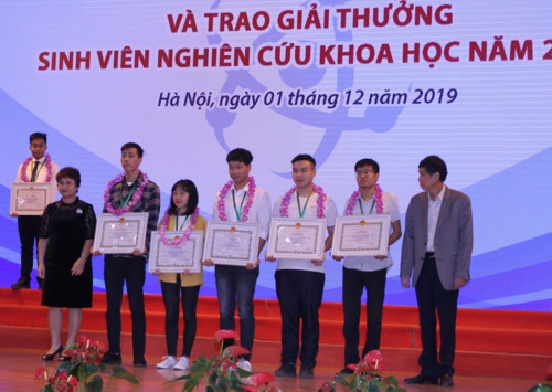 Trao giải cho 10 đề tài xuất sắc nhất cuộc thi sinh viên nghiên cứu khoa học 2019 - Ảnh minh hoạ 6