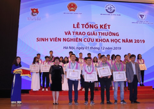 Trao giải cho 10 đề tài xuất sắc nhất cuộc thi sinh viên nghiên cứu khoa học 2019 - Ảnh minh hoạ 7