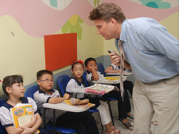 Bắc Giang: Chấn chỉnh hoạt động dạy tiếng Anh với giáo viên nước ngoài