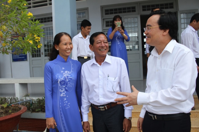 Bộ trưởng Phùng Xuân Nhạ: Ngành GD Tiền Giang không được chủ quan phòng chống dịch bệnh Covid-19 - Ảnh minh hoạ 2