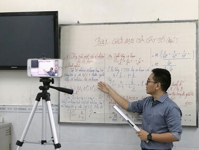 Học sinh Phú Thọ ôn thi vào 10, ôn thi THPTQG trên sóng truyền hình