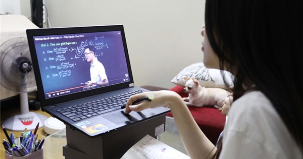 Thi khảo sát trực tuyến ở Hà Nội: Một số học sinh phản ánh gặp sự cố