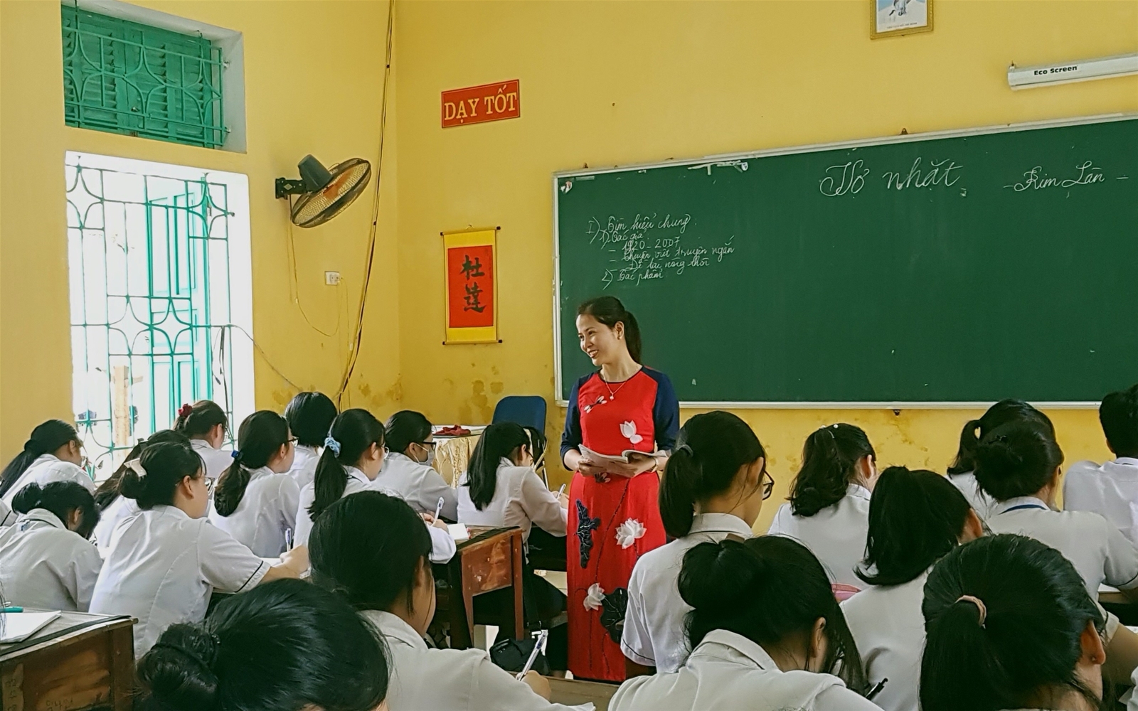 Học sinh lớp 12 Nam Định tất bật ôn luyện thi tốt nghiệp THPT - Ảnh minh hoạ 3