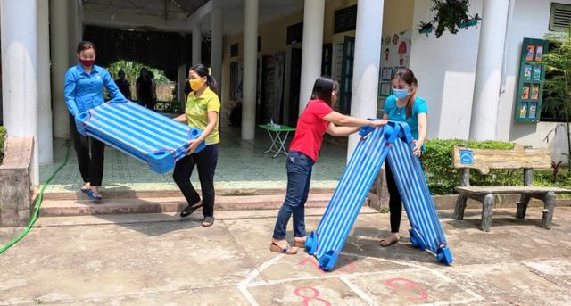 Thầy cô tất bật chuẩn bị đón học sinh trở lại trường ở vùng biên Việt – Lào - Ảnh minh hoạ 11